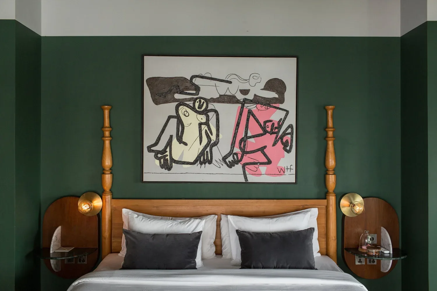 Ulu Cliffhouse, Stays