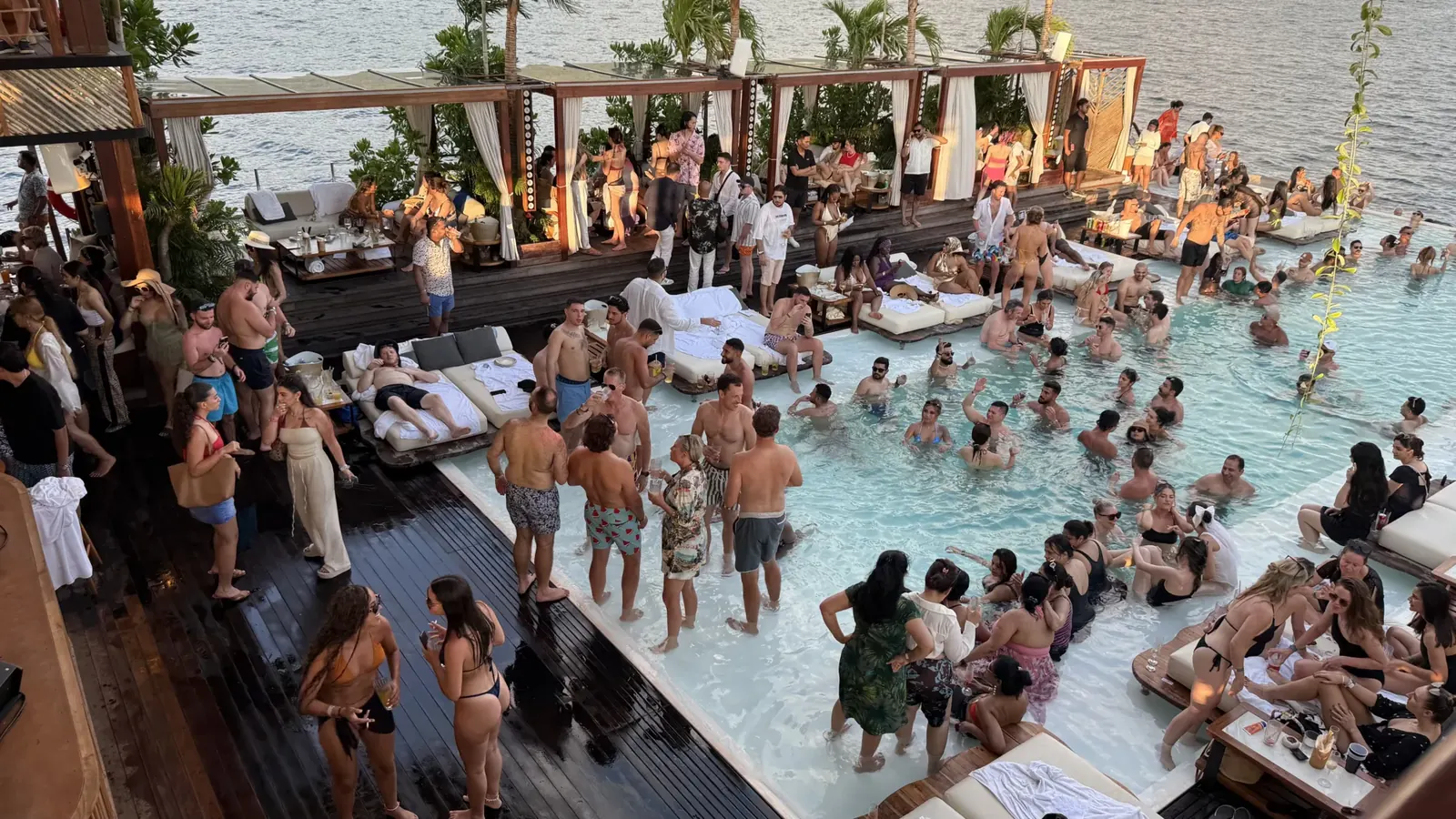 Yona Beach Club 2