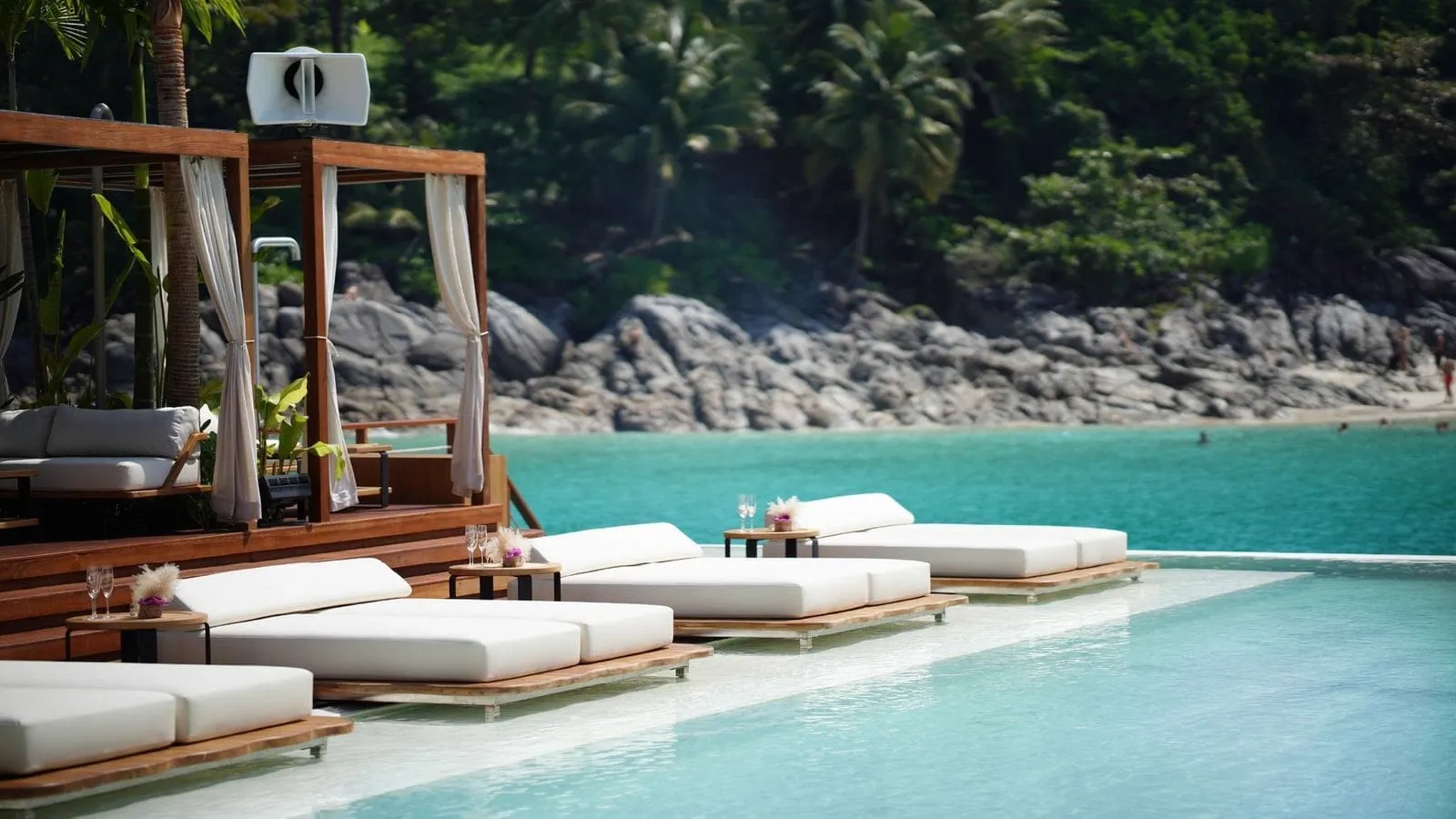 Yona Beach Club, ATTENTION INTO GUESTS 2
